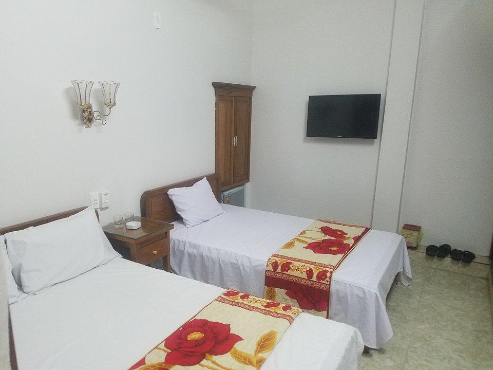 Anh Thuan Hotel 1 Cat Ba Island Buitenkant foto
