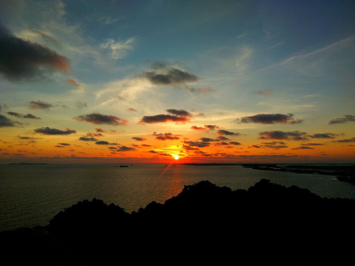 Anh Thuan Hotel 1 Cat Ba Island Buitenkant foto