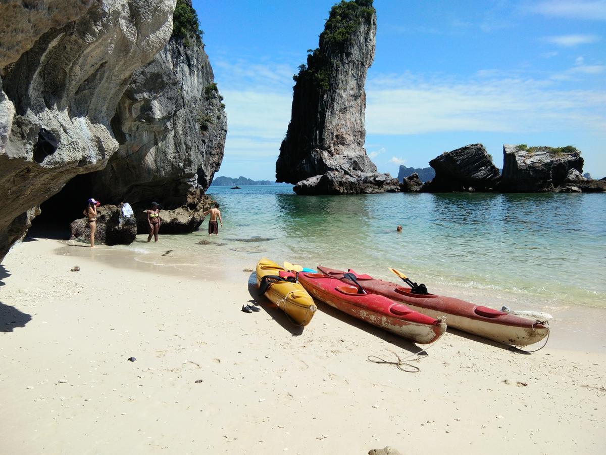Anh Thuan Hotel 1 Cat Ba Island Buitenkant foto