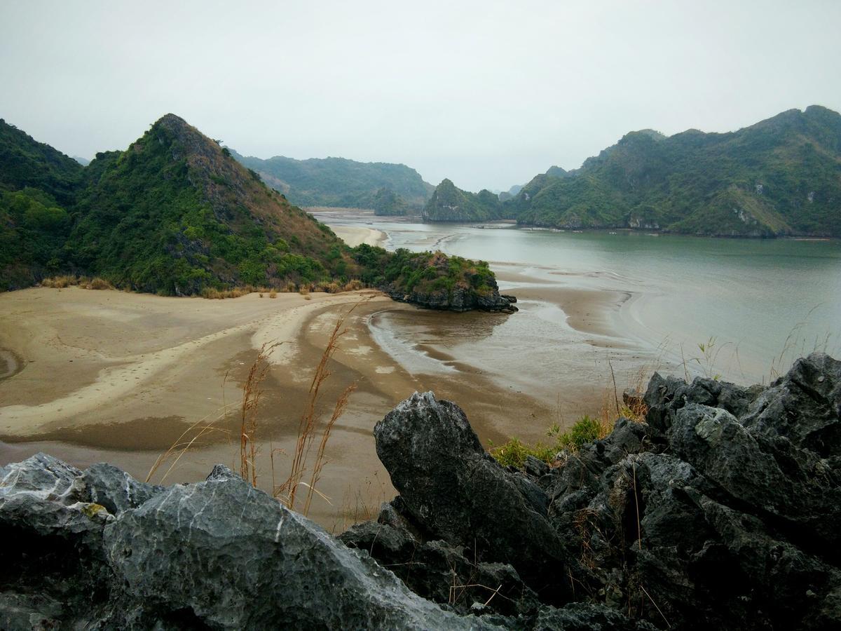 Anh Thuan Hotel 1 Cat Ba Island Buitenkant foto
