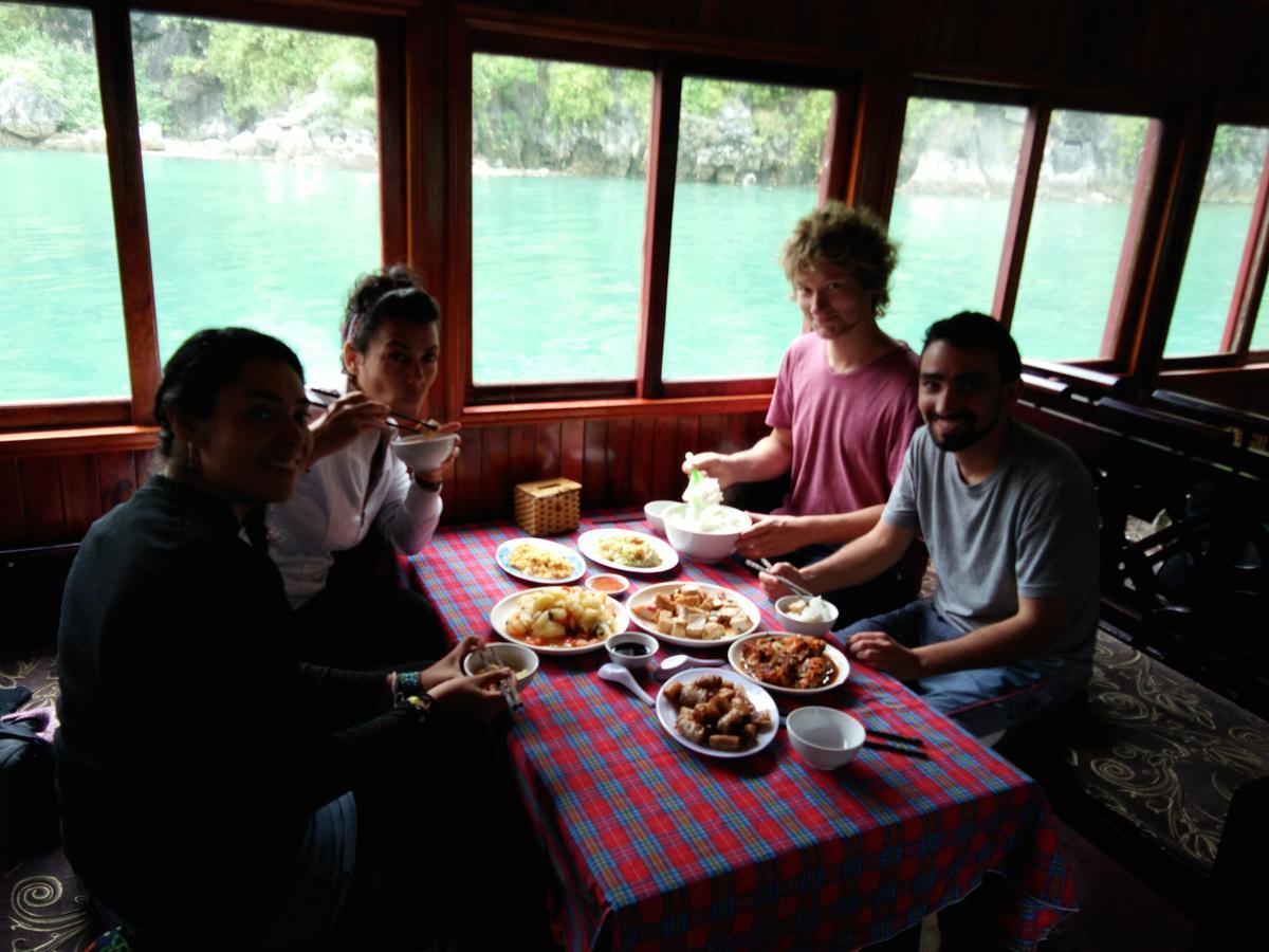 Anh Thuan Hotel 1 Cat Ba Island Buitenkant foto
